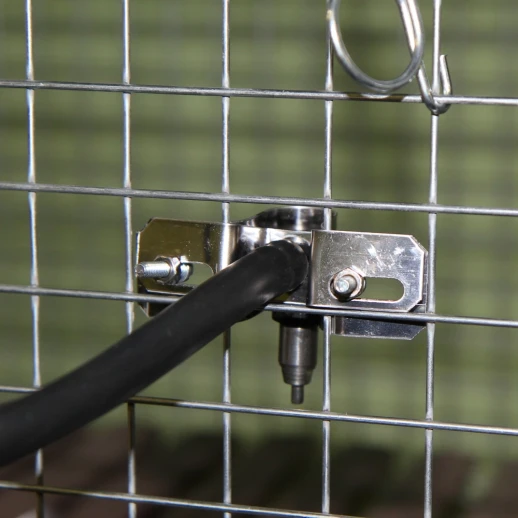 Поилка ниппельная Corti для птиц винт. крепление