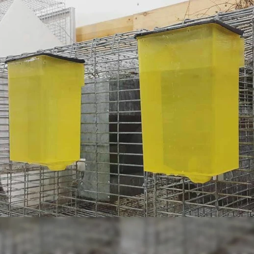 Ниппельная поилка Monoflo для кроликов и птиц с бачком 1 литр 90